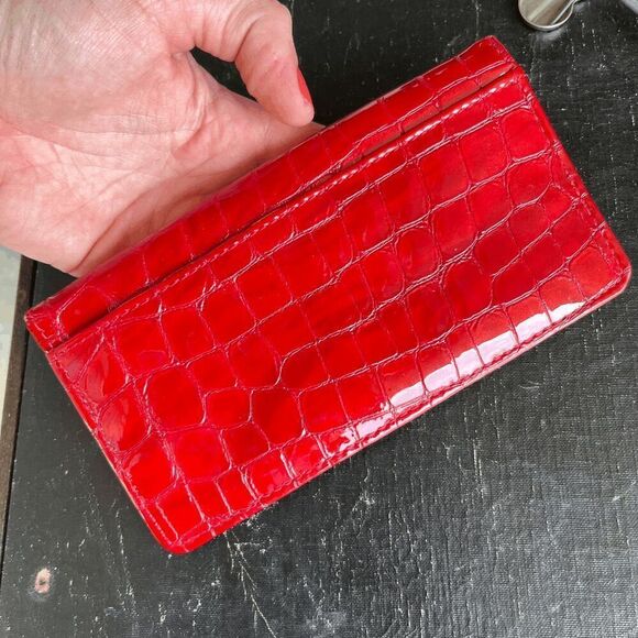 Brighton Crocodile Embossed Burgundy Red Leather Billfold Wallet - Picture 3 of 9